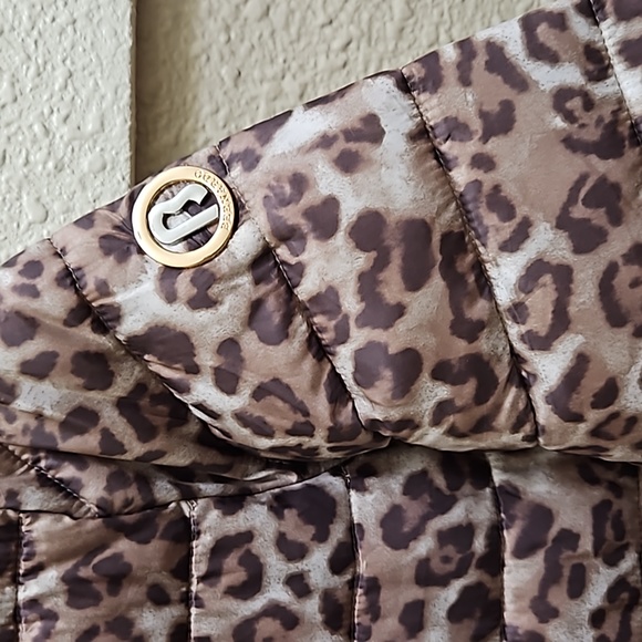 Trade or make offer on Bernardo leopard print puffer coat. - Picture 4 of 5